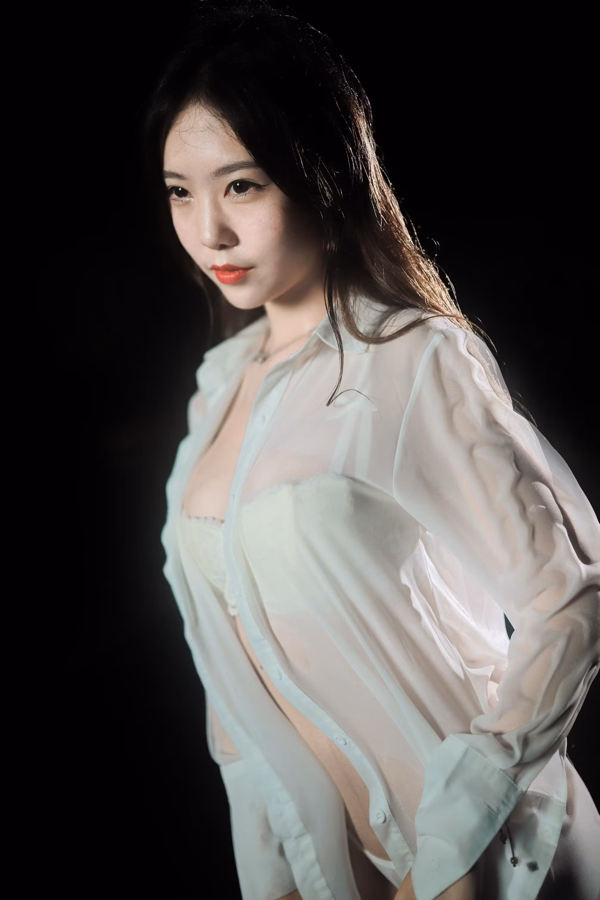 人气网红抖娘利世 58P夜雨超清图集